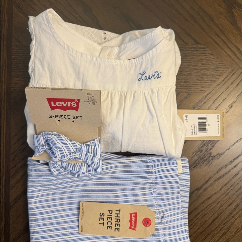 Levi’s Little Girls 3 Piece Set Size 4T